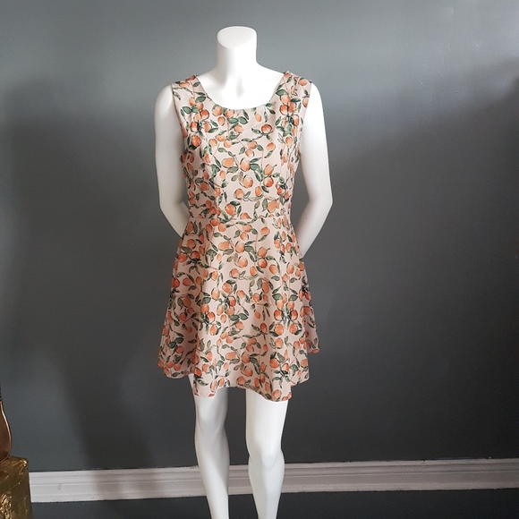 🍊Fruit Print Back Cutout Dress🍊 - Picture 3 of 10